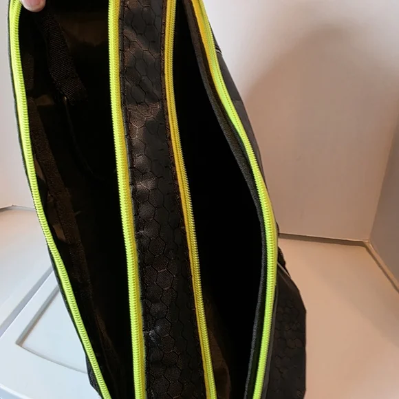 Unisex Black Crossbody Sling Bag Daypack Neon Yellow Green Sporty Travel Hiking - Picture 10 of 10